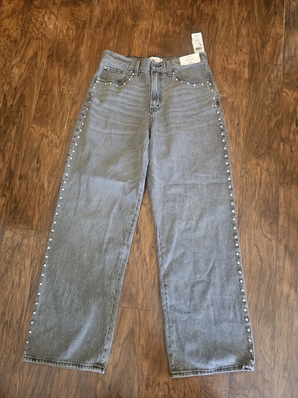 Abercrombie & Fitch Gray High-Rise Jeans with Stud Accents Nwt 29
